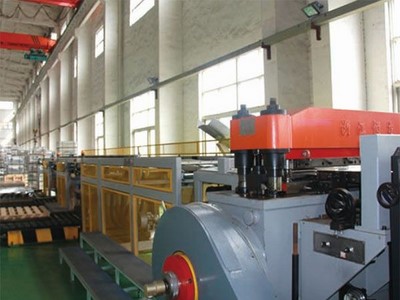 Cutting (2 lines, with on-line pinhole detector): to control the cutting length